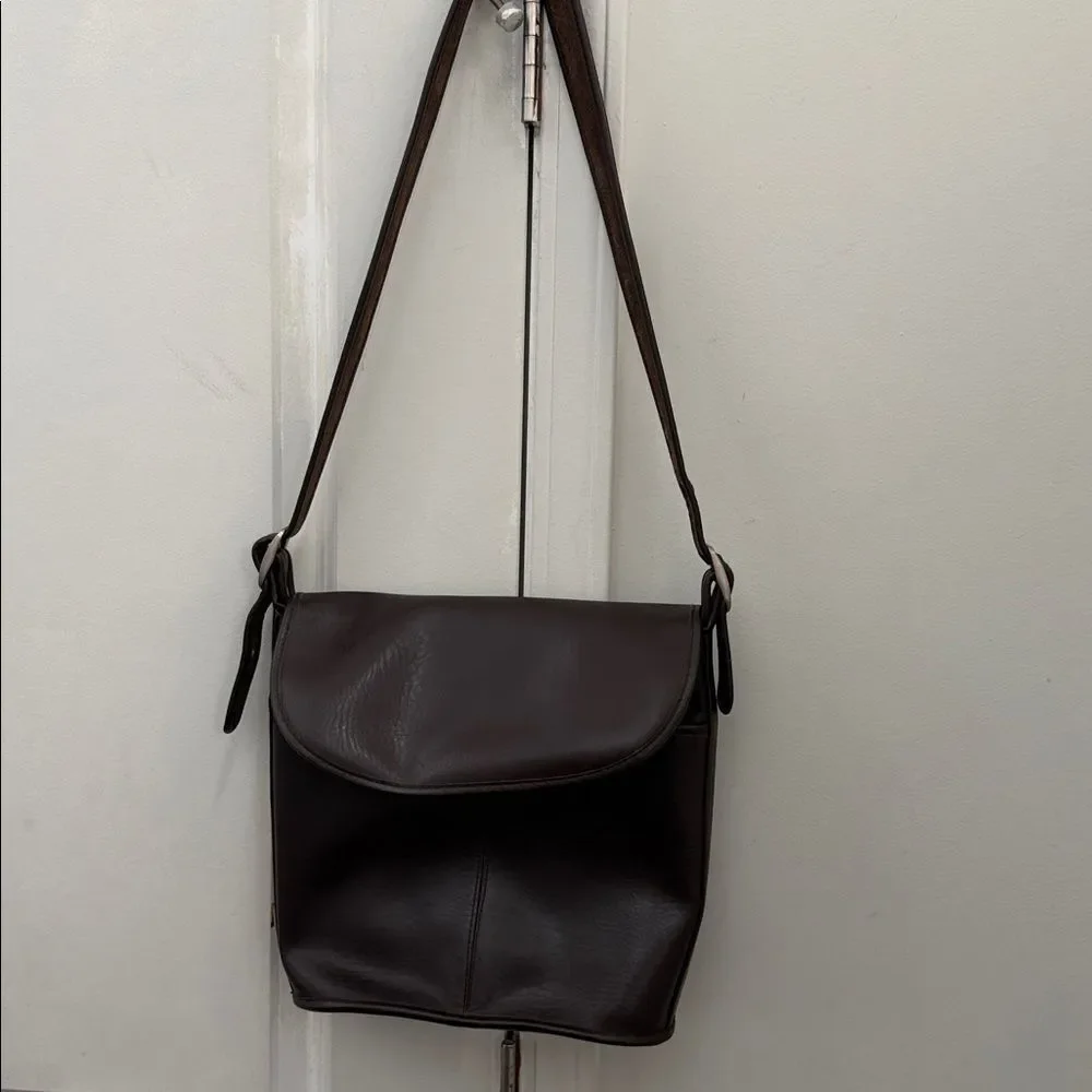Vintage Coach 90s Whitney Crossbody Bag color brown